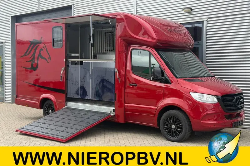 Mercedes-Benz Sprinter (2024)