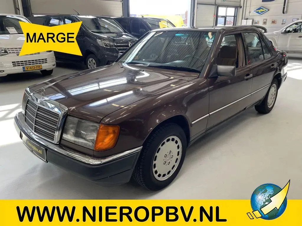 Mercedes-Benz W124 E260 Automaat Dakraam Marge (1985) — foto 1