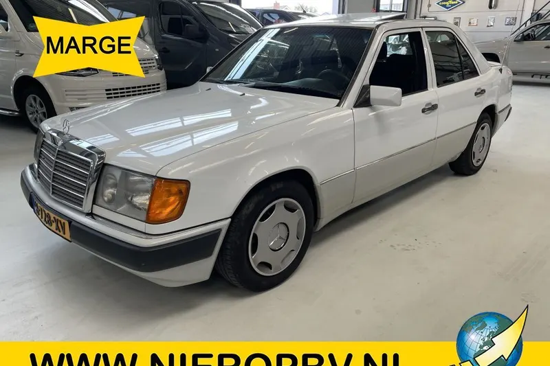 Mercedes-Benz W124 type 200E Schuifdak Trekhaak Nette Auto w124 MARGE (1990)
