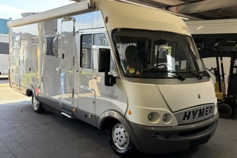 Hymer B 614 (2004)