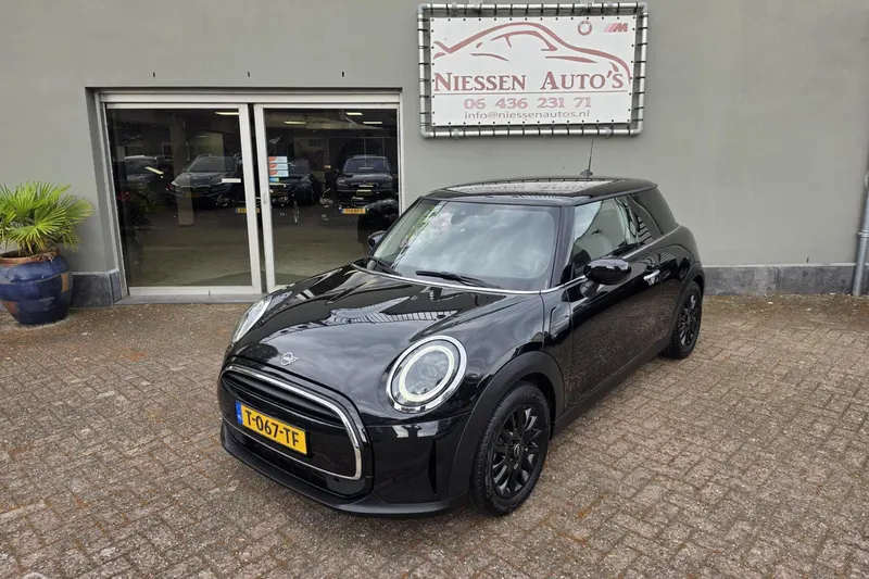 MINI Cooper (2023)
