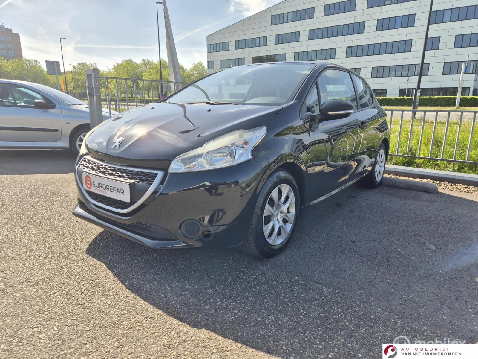 Peugeot 208 (2014) — foto 1