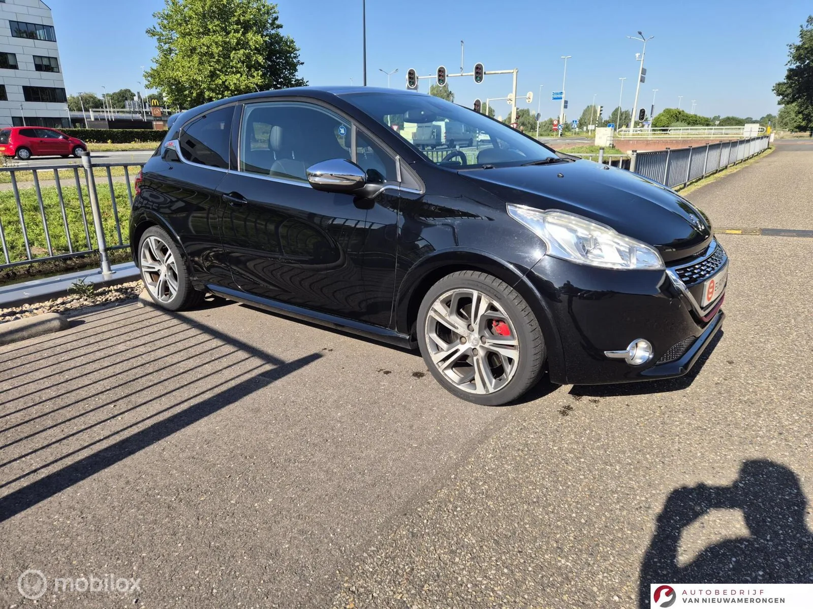 Peugeot 208 (2013) — foto 1