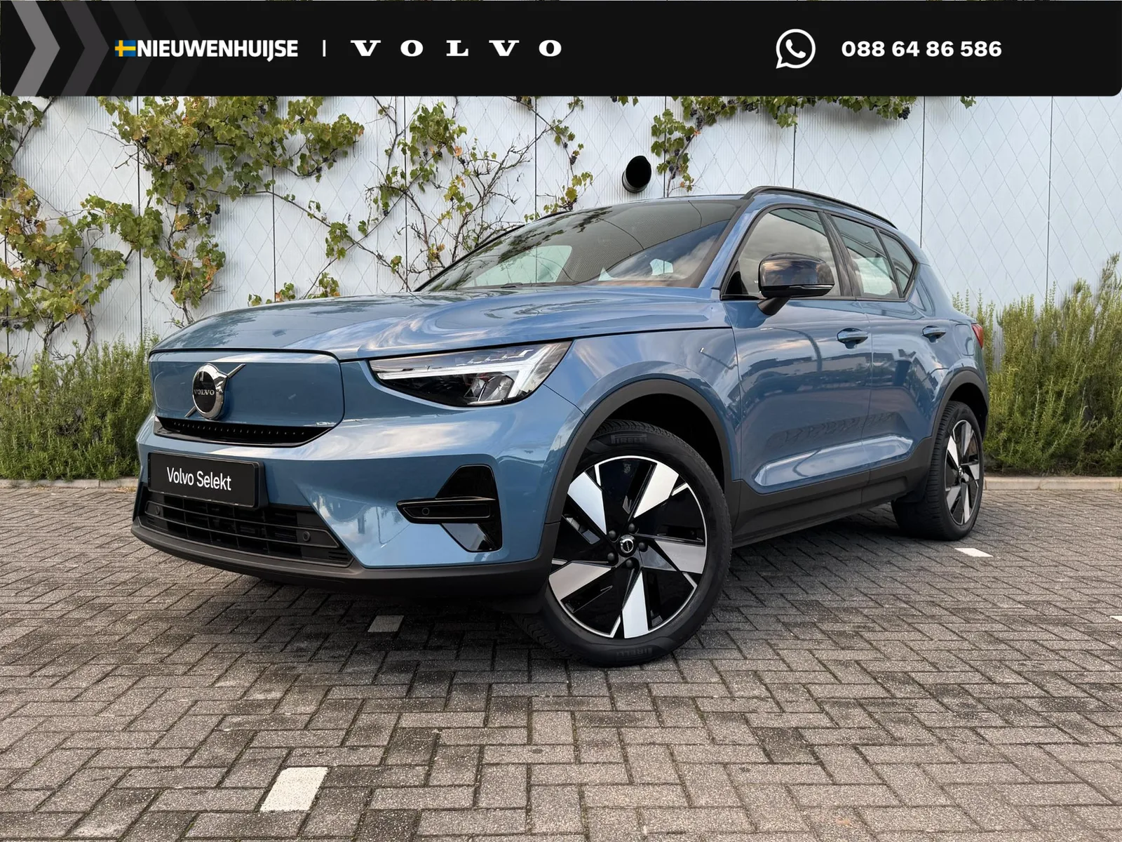 Volvo EX40 (2025) — foto 1