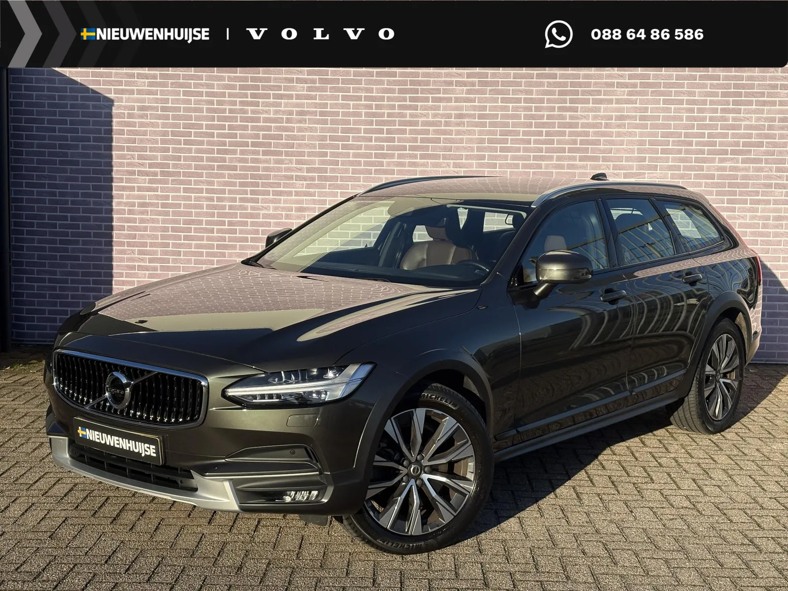 Volvo V90 Cross Country (2019) — foto 1