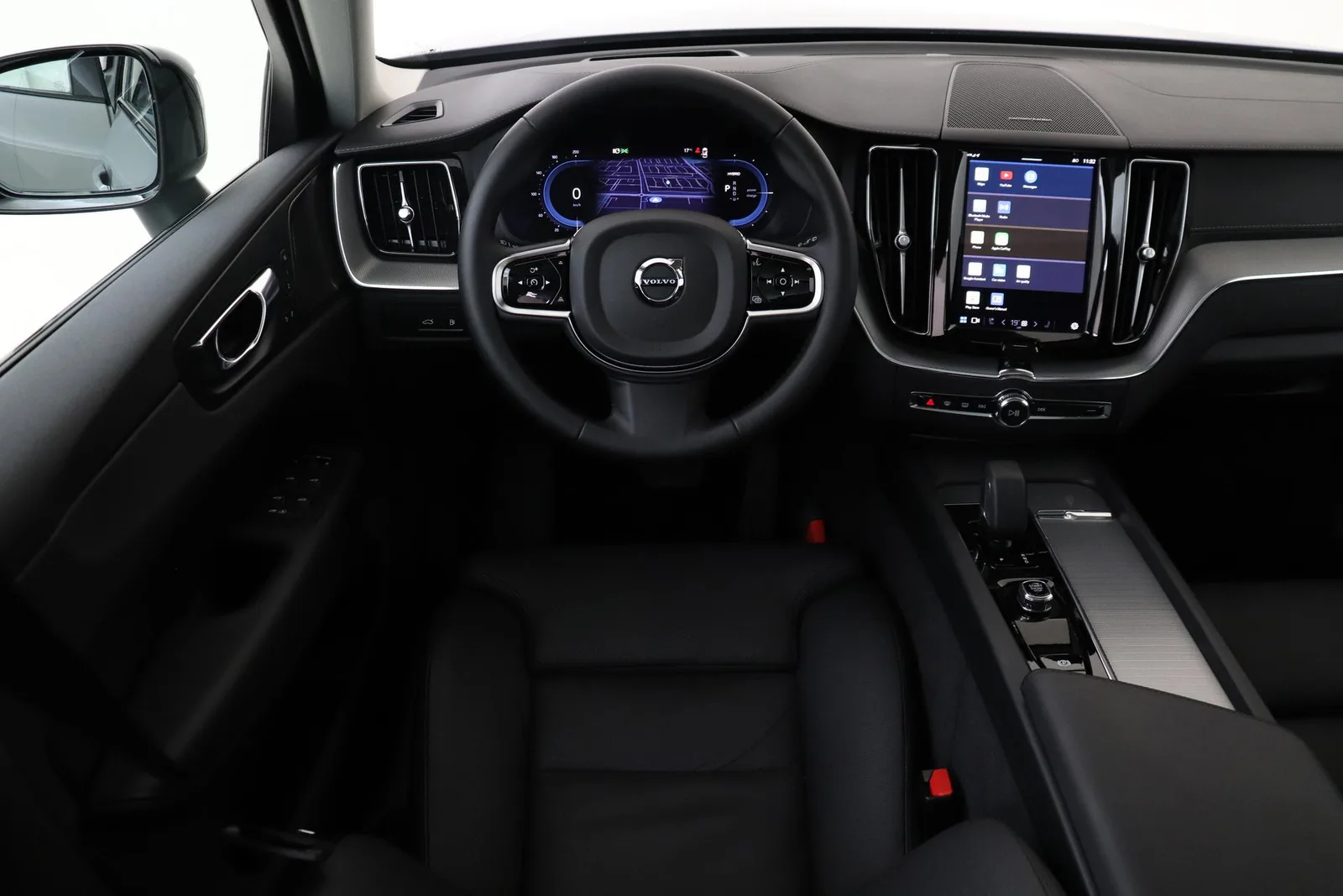 Volvo XC60 (2025) — foto 1