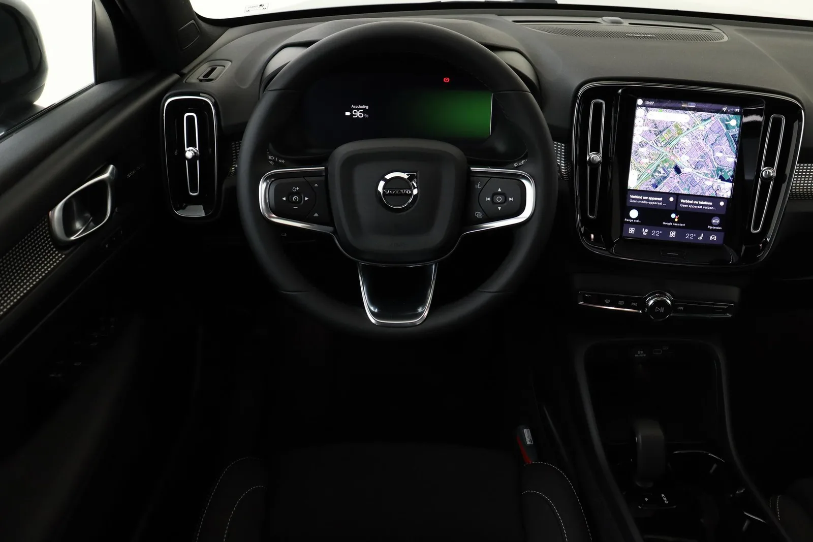Volvo EX40 (2025) — foto 1
