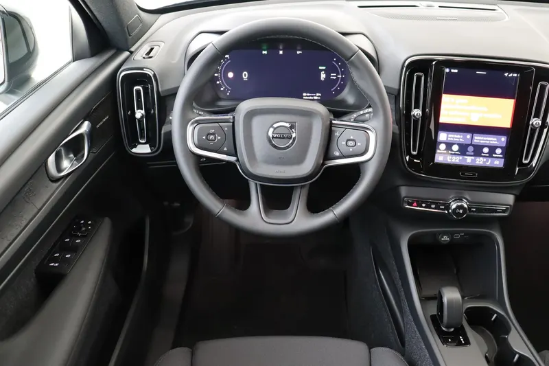 Volvo EX40 (2026)