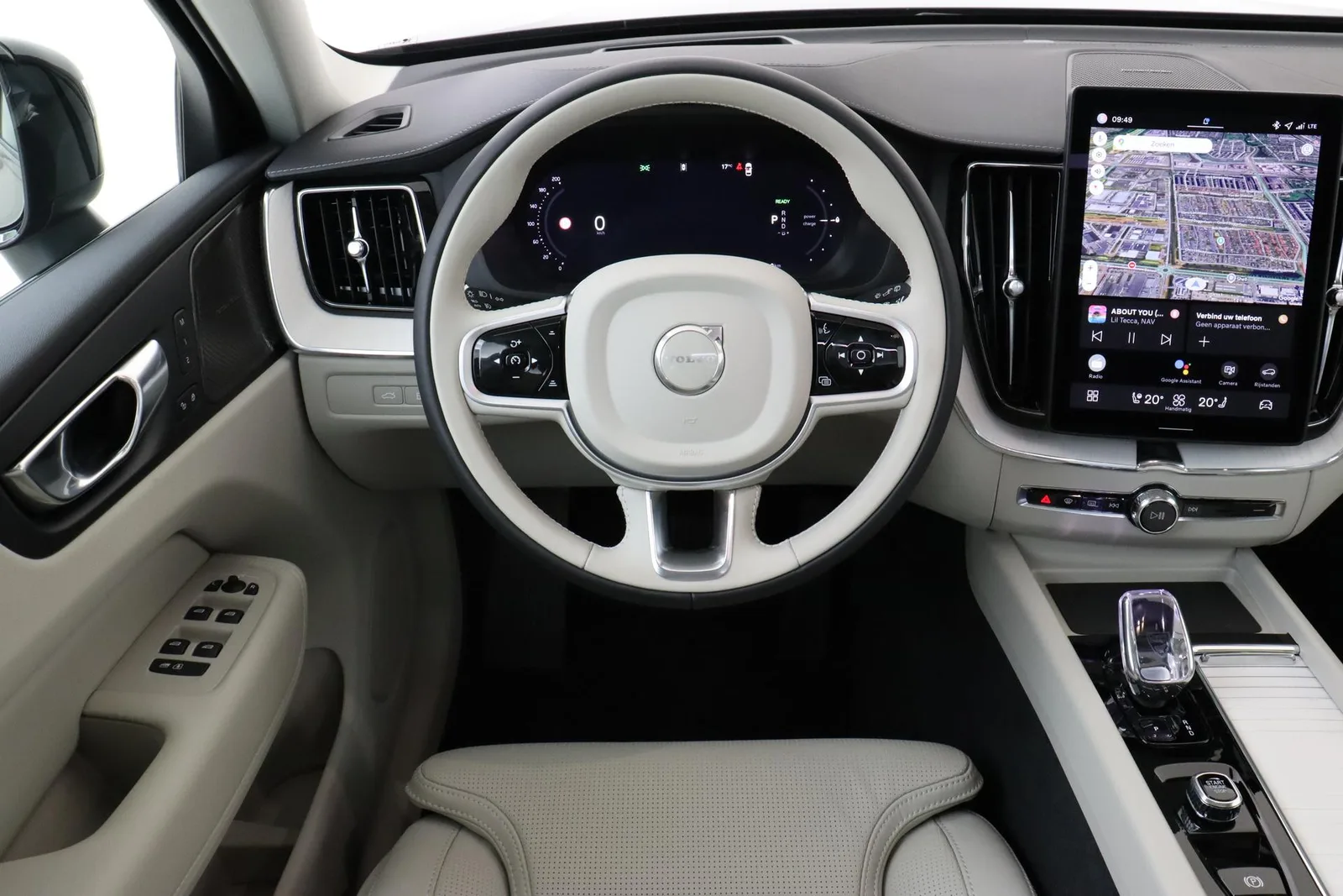 Volvo XC60 (2025) — foto 1