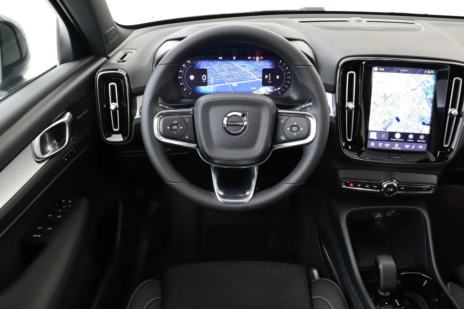 Volvo XC40 (2026) — foto 1