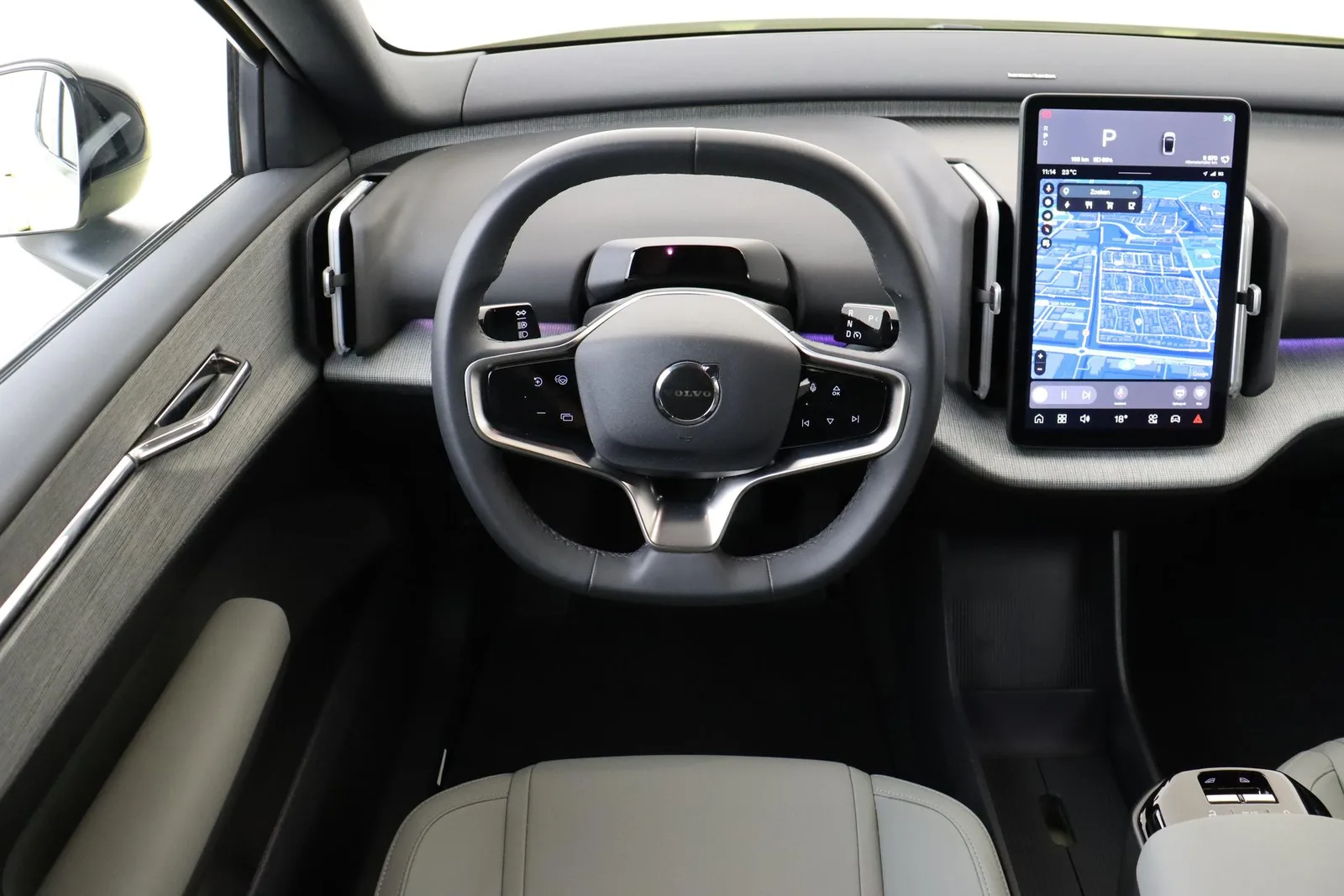 Volvo EX30 (2024) — foto 1