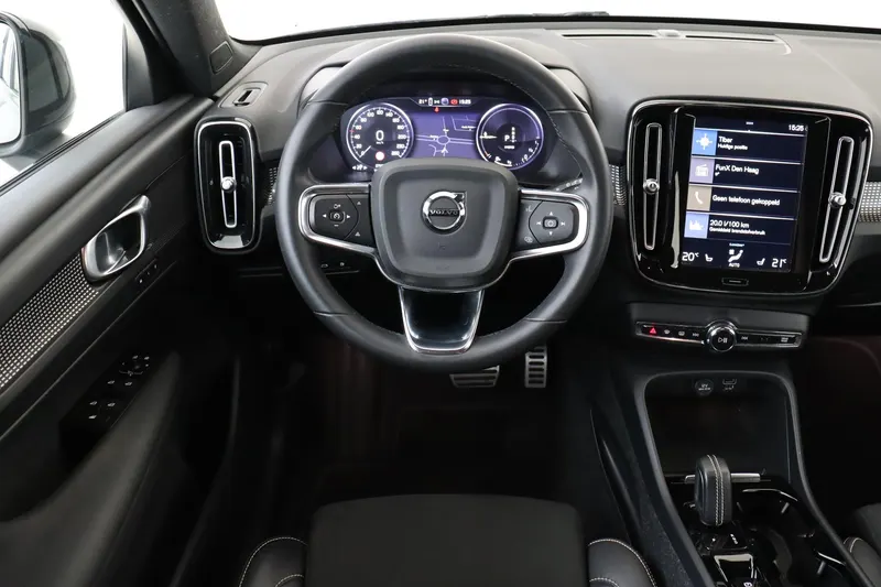 Volvo XC40 (2022)