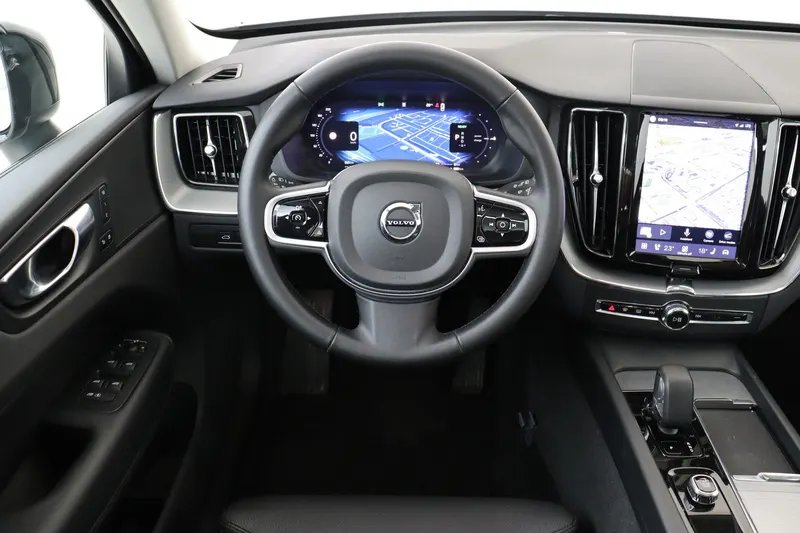 Volvo XC60 (2025)