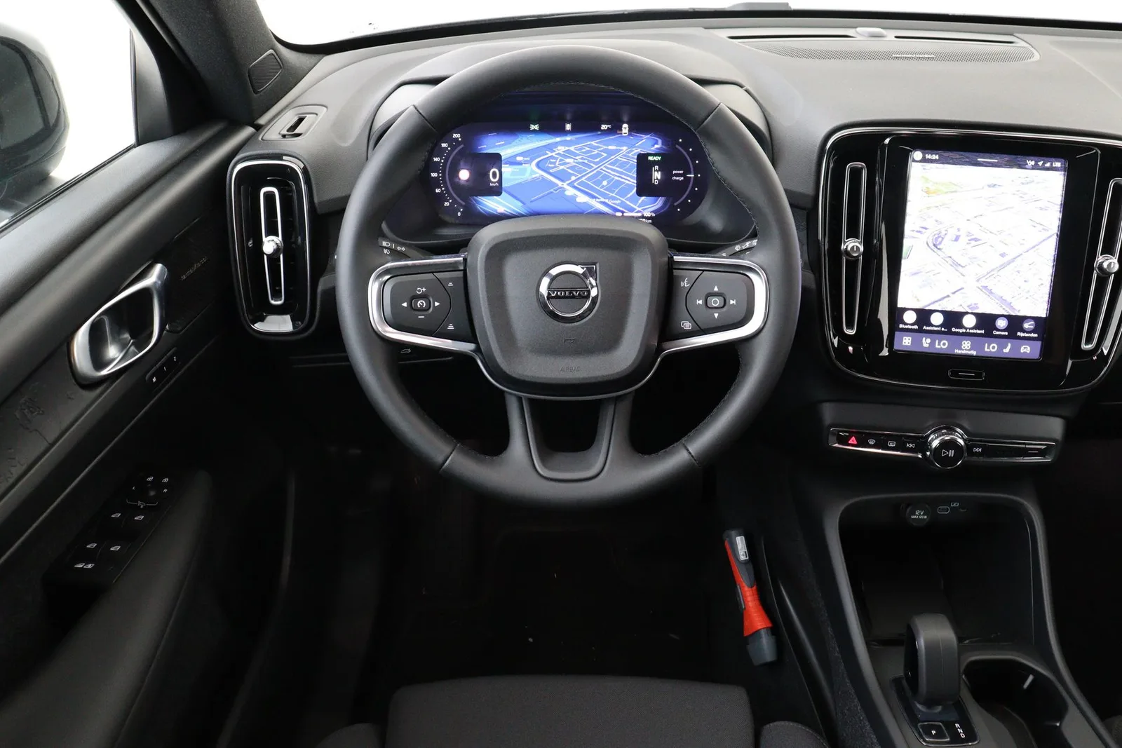 Volvo EX40 (2026) — foto 1