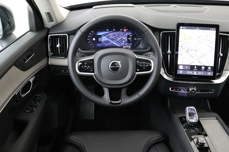 Volvo XC90 (2025)