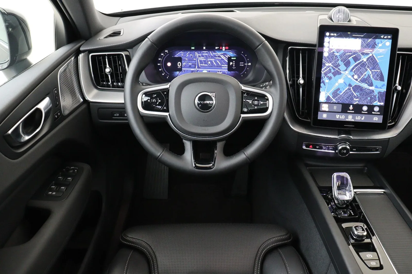 Volvo XC60 (2025) — foto 1