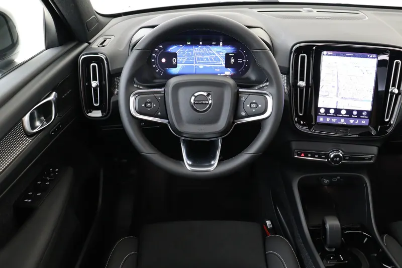 Volvo EX40 (2026)