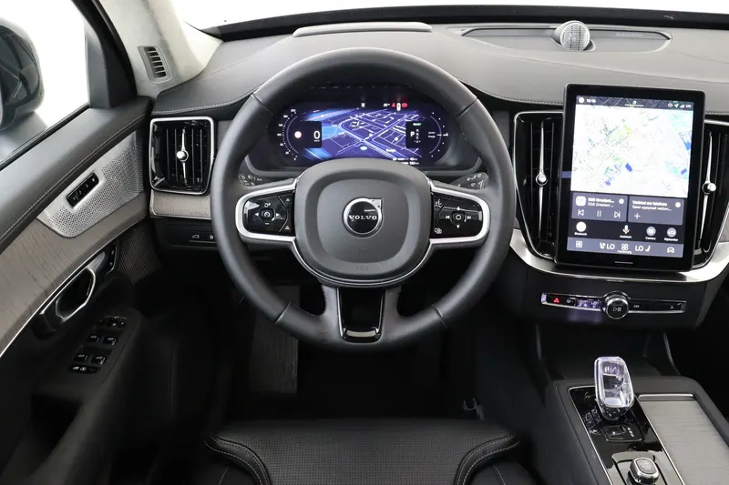 Volvo XC90 (2025)