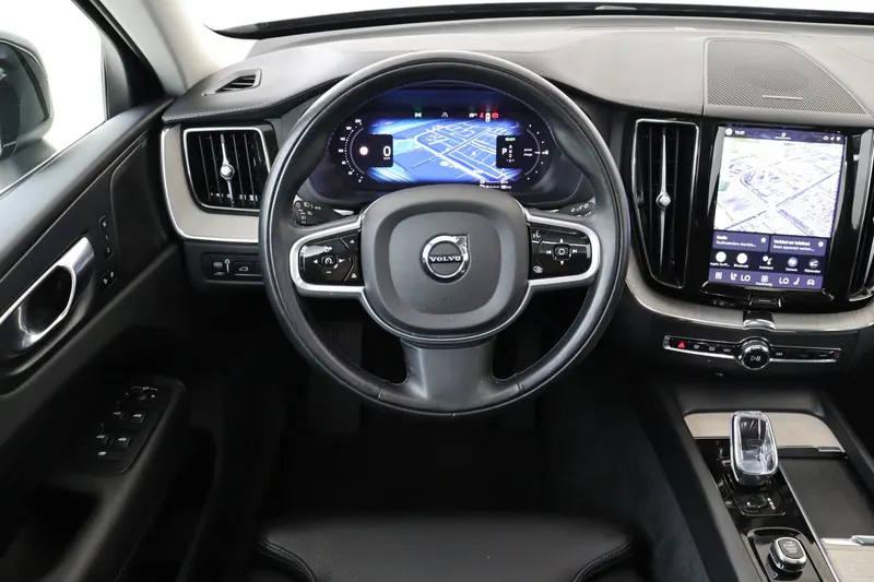 Volvo XC60 (2022)
