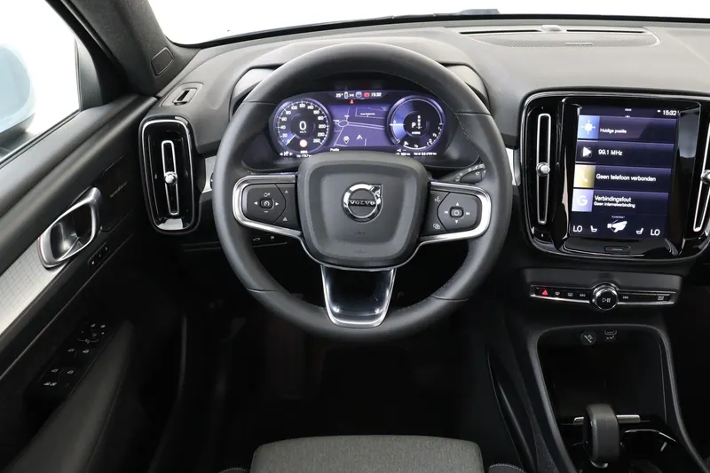 Volvo XC40 (2024)