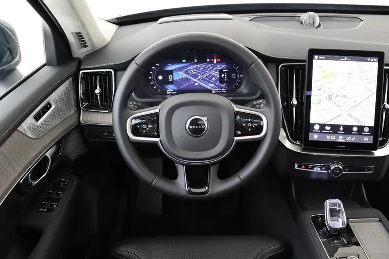Volvo XC90 (2025)