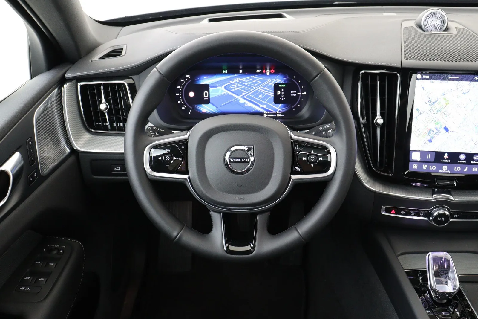 Volvo XC60 (2025) — foto 1