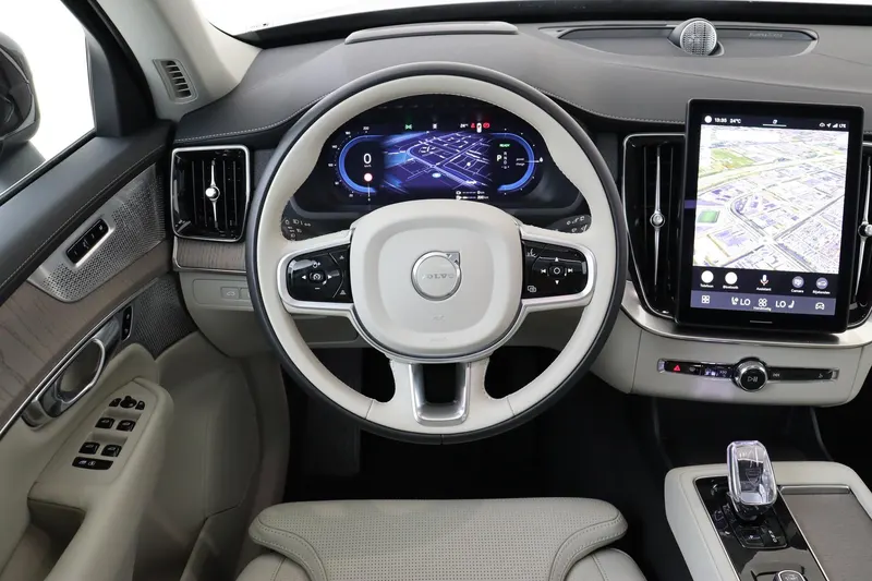 Volvo XC90 (2025)