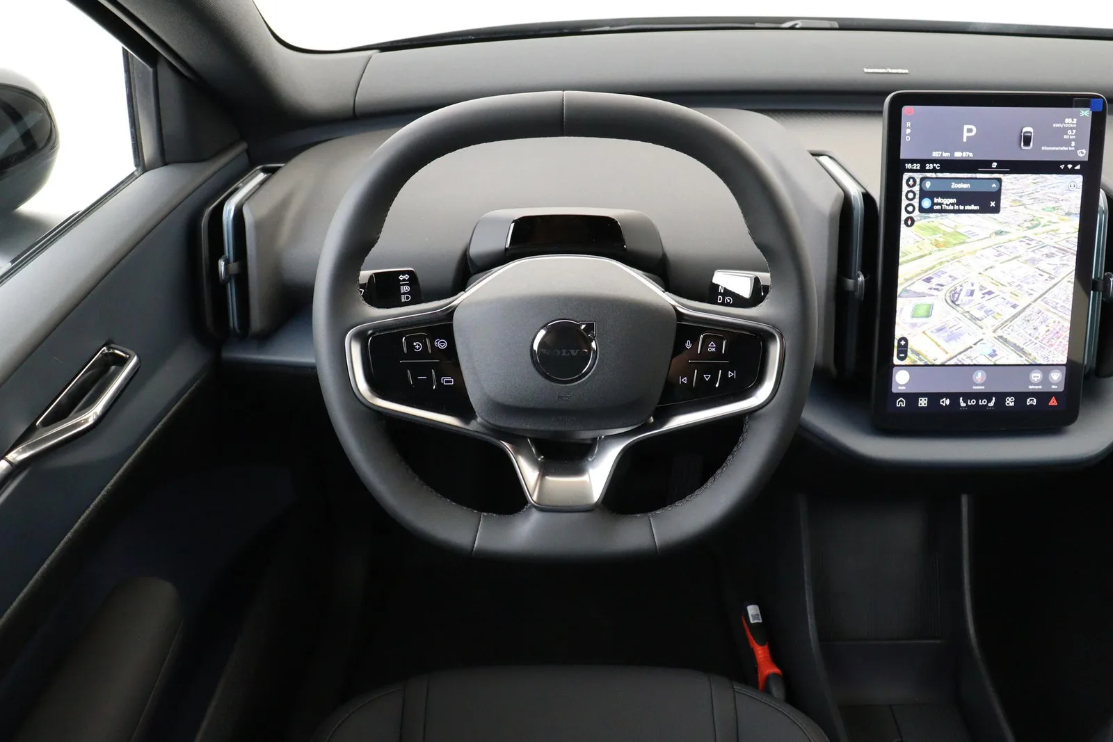 Volvo EX30 (2026) — foto 1