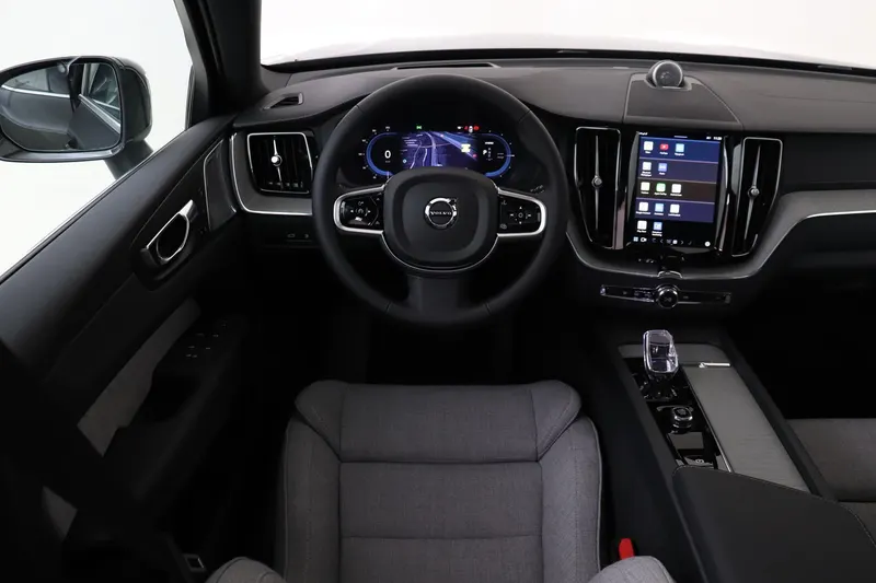 Volvo XC60 (2025)