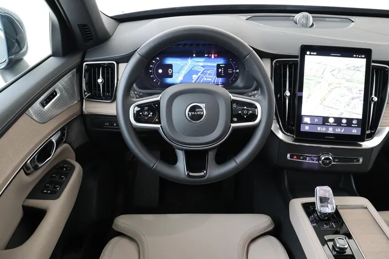 Volvo XC90 (2025)
