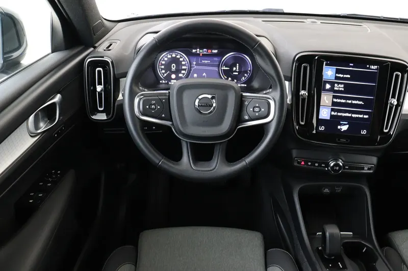 Volvo XC40 (2022)