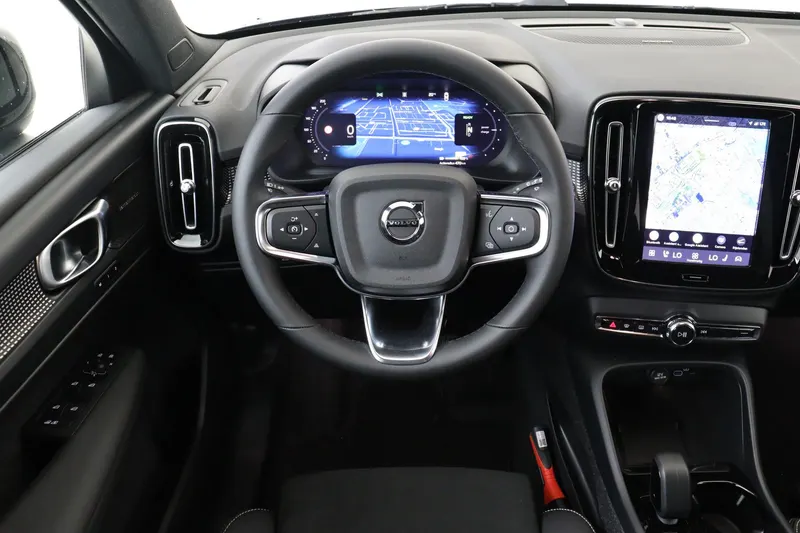 Volvo EX40 (2026)