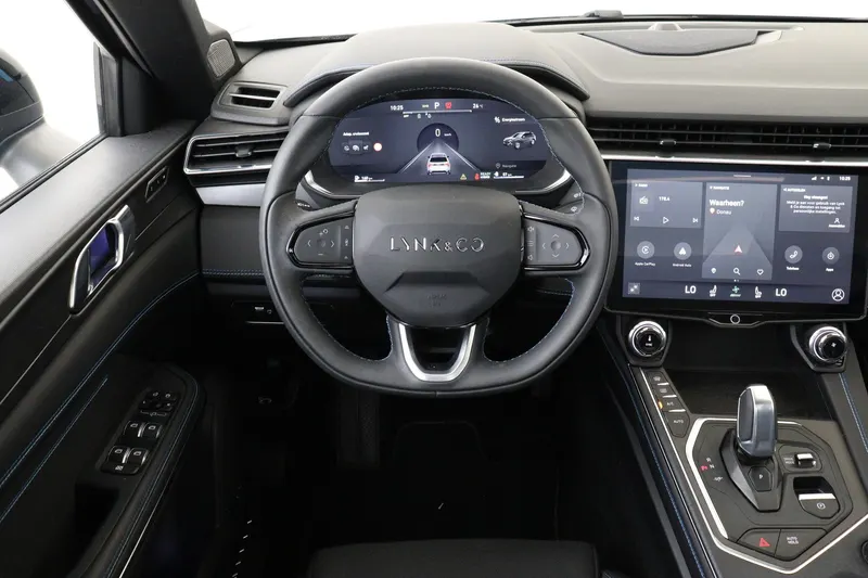Lynk & Co 01 (2023)