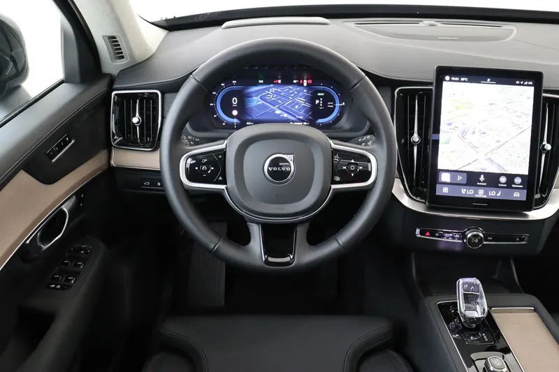 Volvo XC90 (2025)