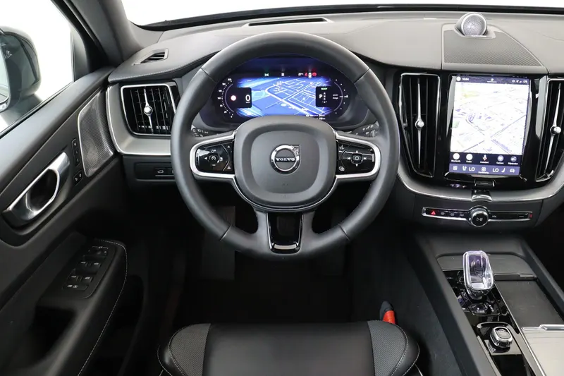 Volvo XC60 (2025)