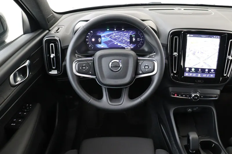 Volvo EX40 (2025)