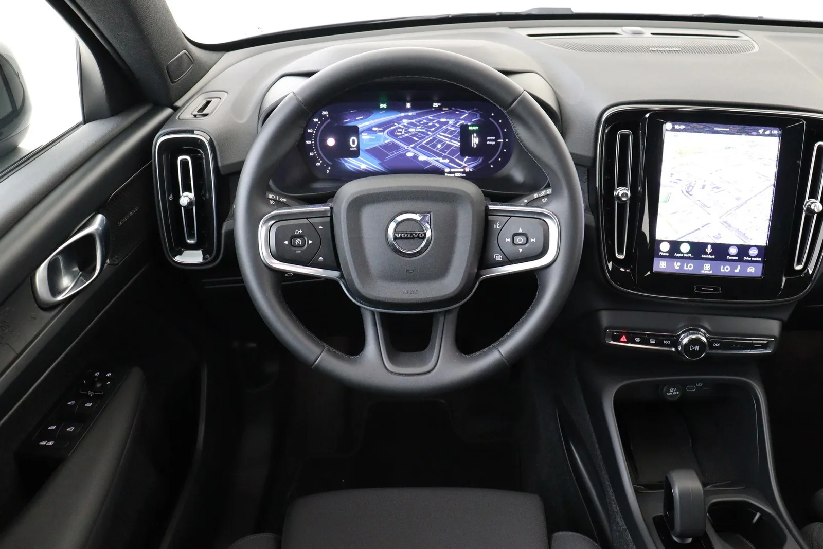 Volvo EX40 (2025) — foto 1