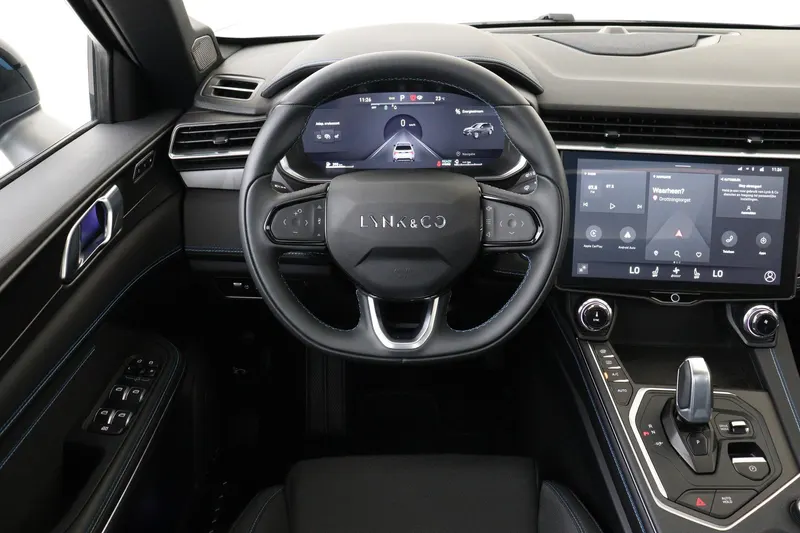 Lynk & Co 01 (2023)