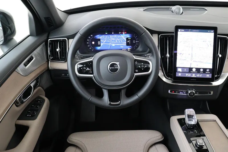 Volvo XC90 (2025)