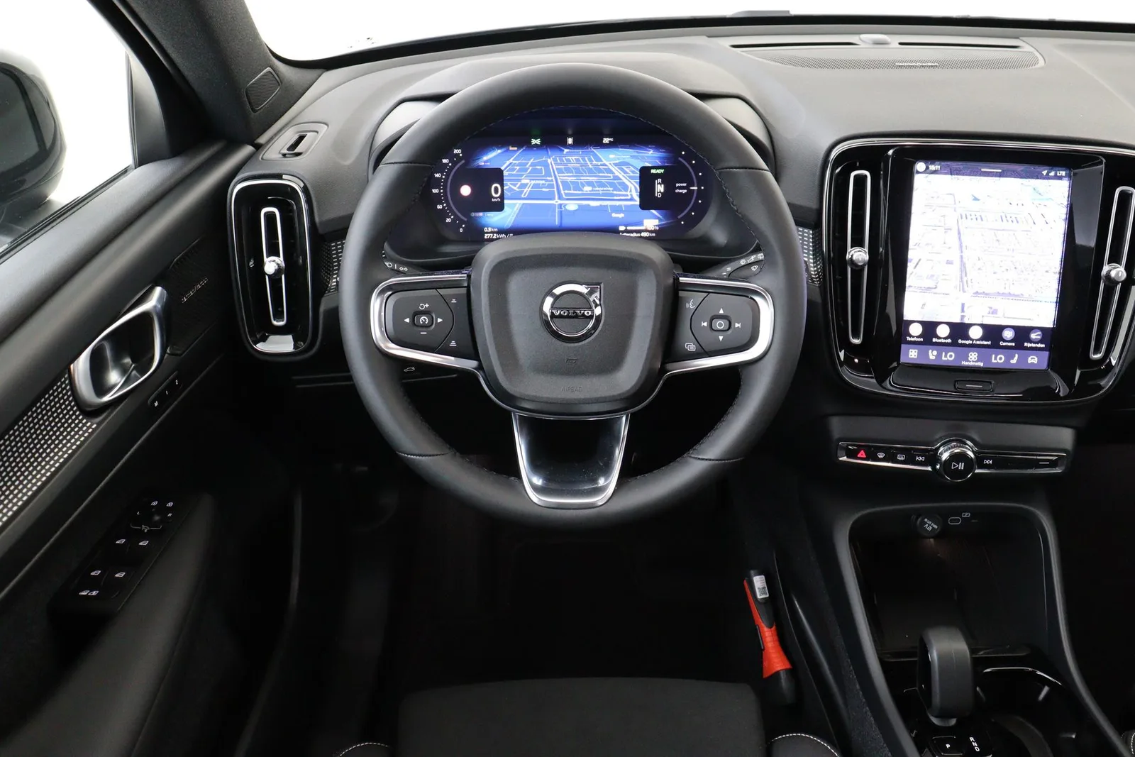 Volvo EX40 (2026) — foto 1
