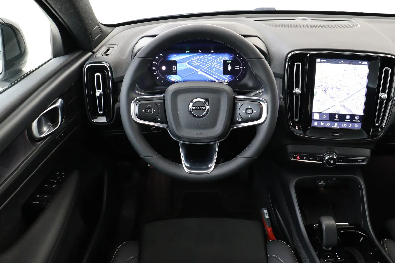 Volvo C40 (2022) — foto 1