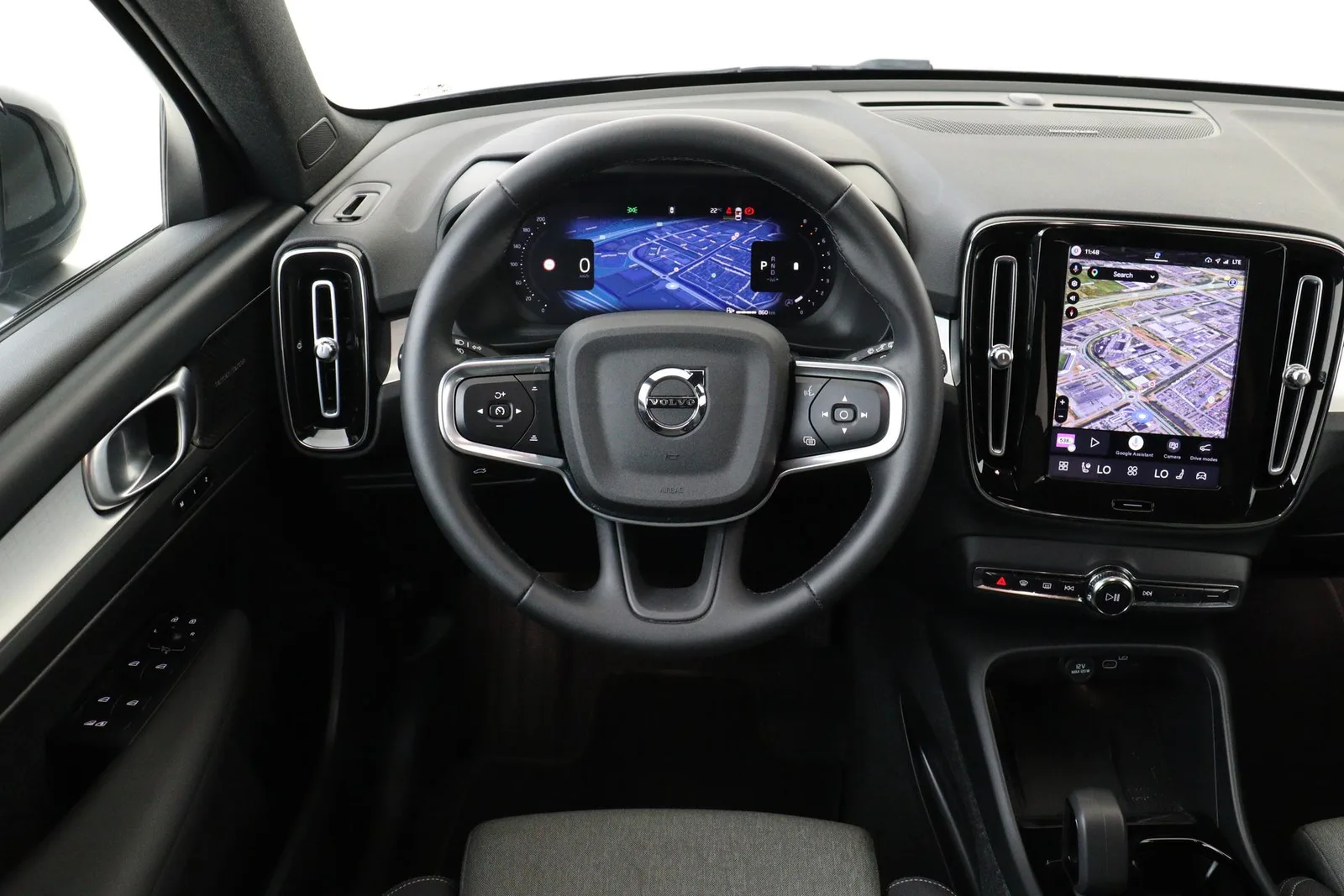 Volvo XC40 (2026) — foto 1