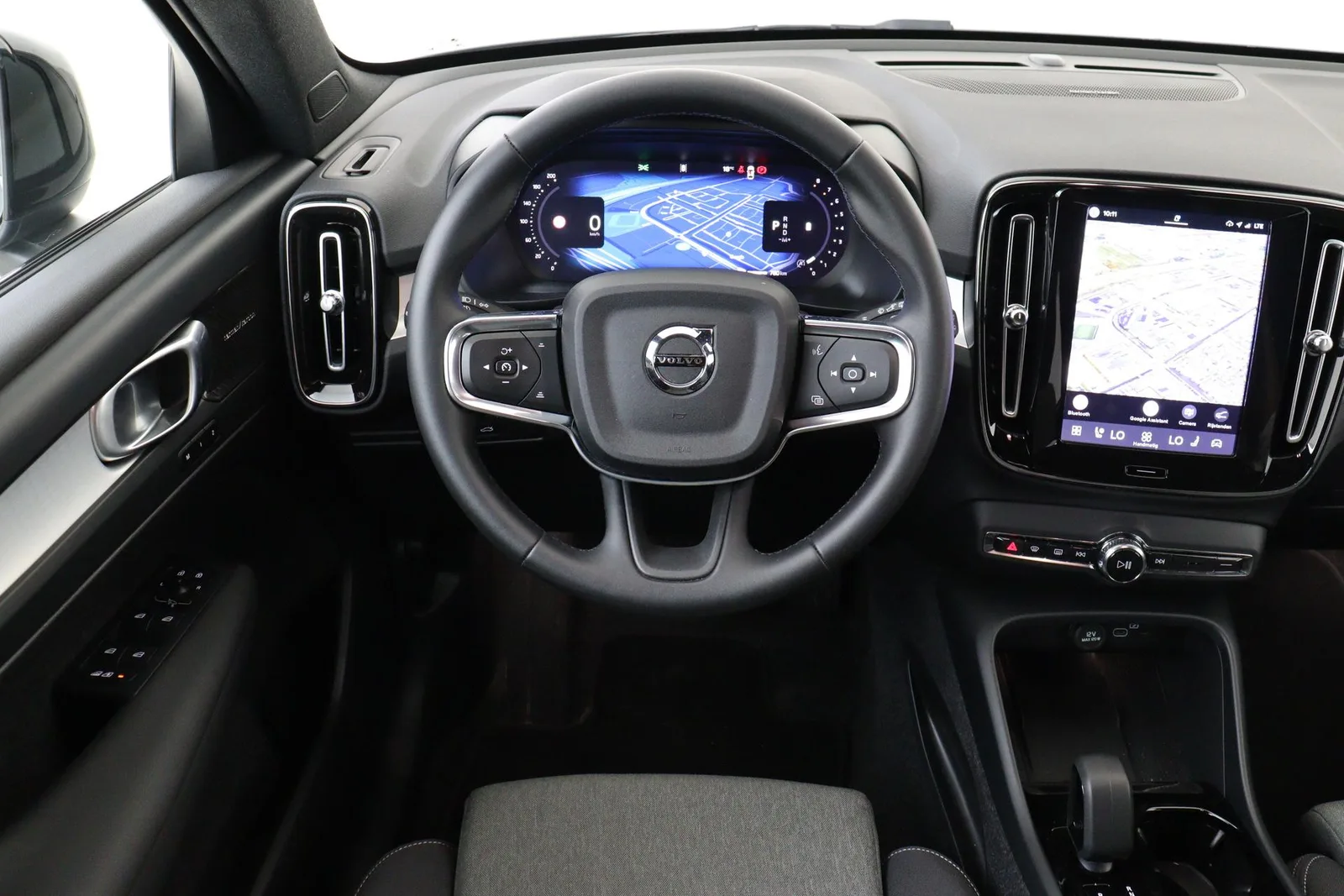 Volvo XC40 (2026) — foto 1