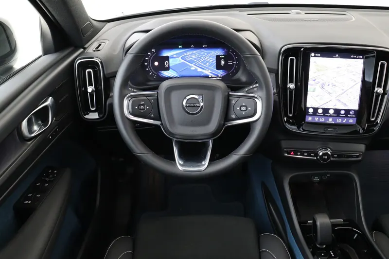 Volvo XC40 (2022)