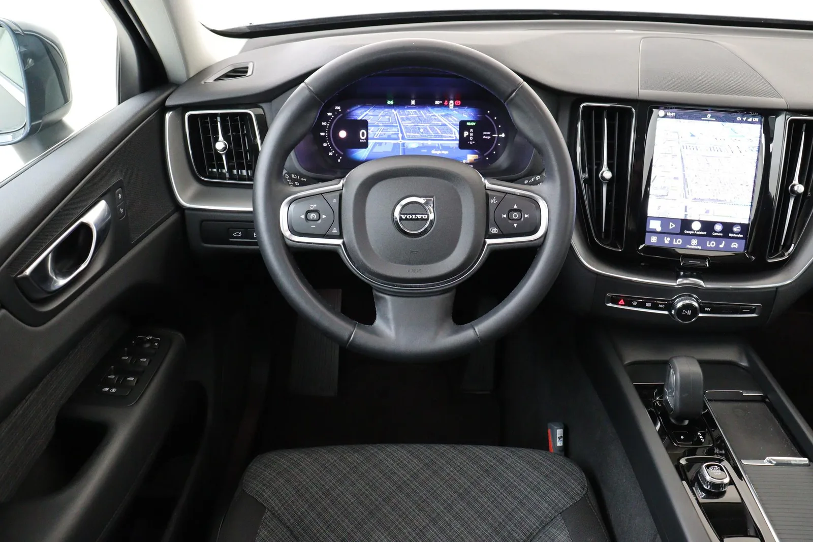 Volvo XC60 (2024) — foto 1