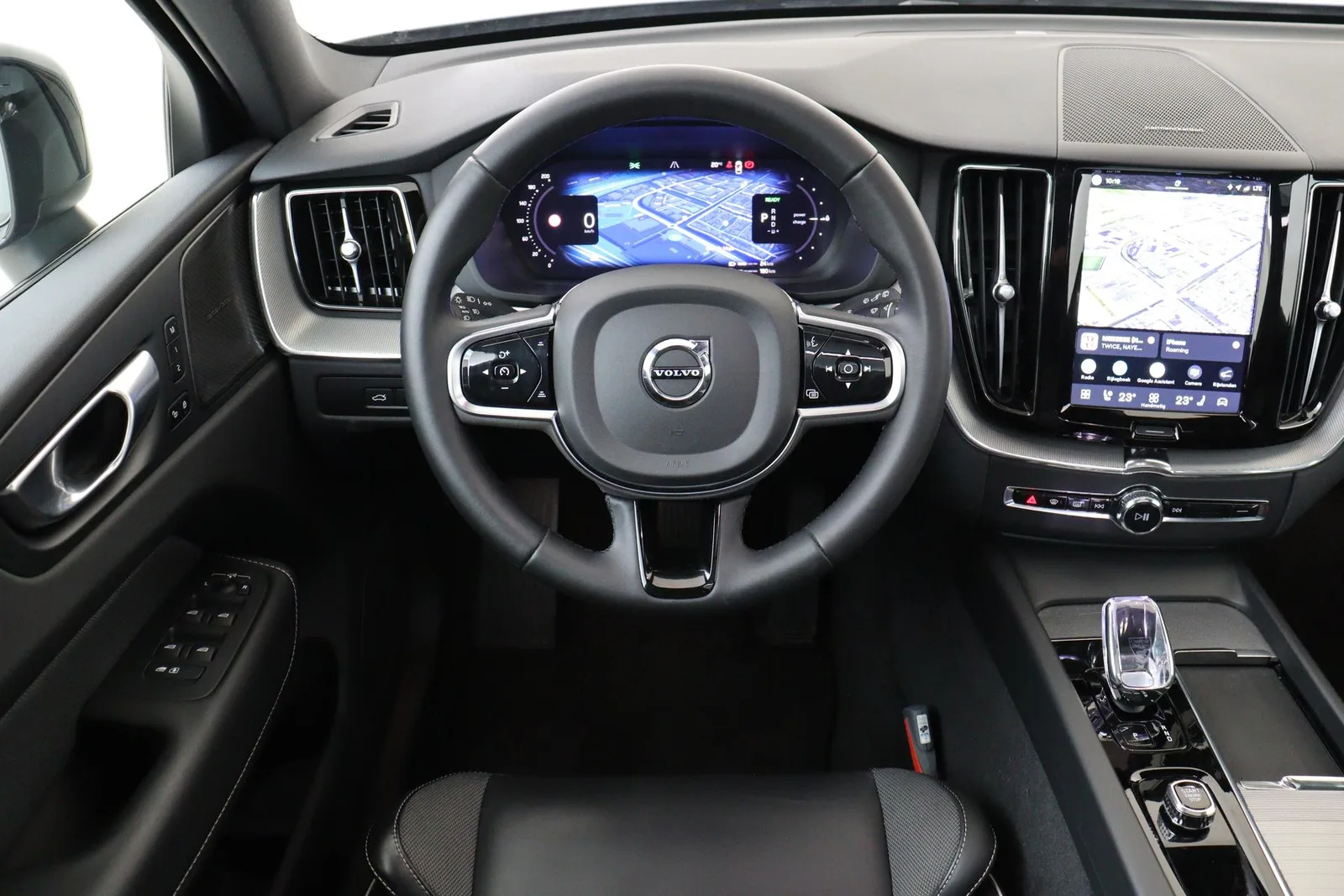 Volvo XC60 (2023) — foto 1
