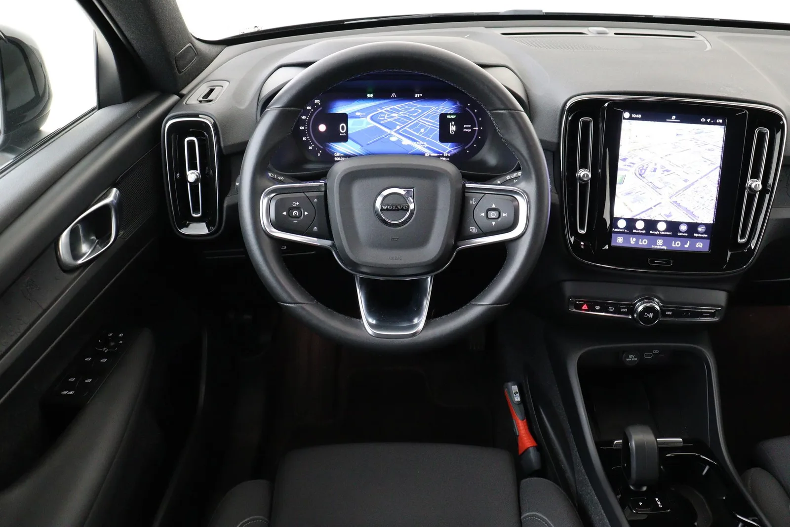 Volvo XC40 (2023) — foto 1