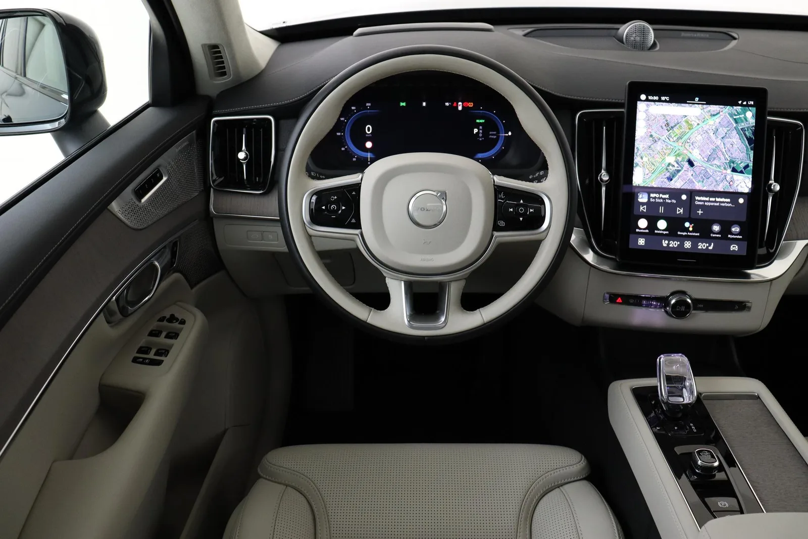 Volvo XC90 (2025) — foto 1
