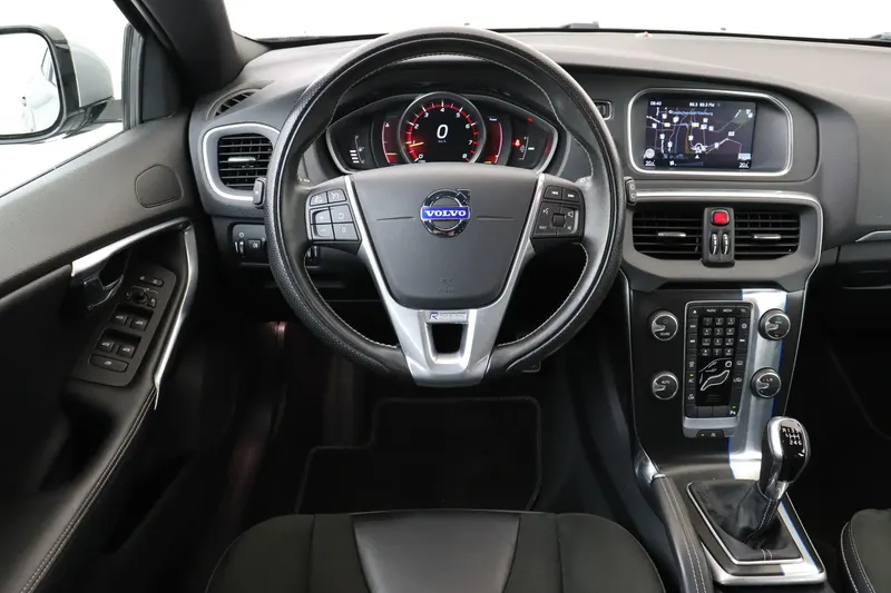 Volvo V40 (2015)