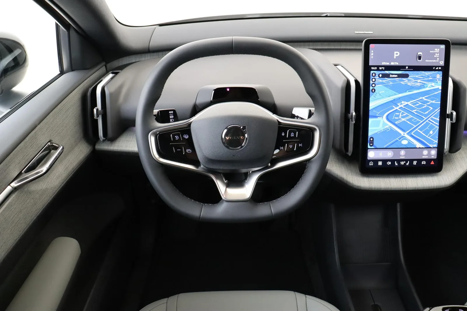 Volvo EX30 (2026) — foto 1